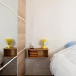 Charming & Bright With Rolling Balcony Appartement Parijs