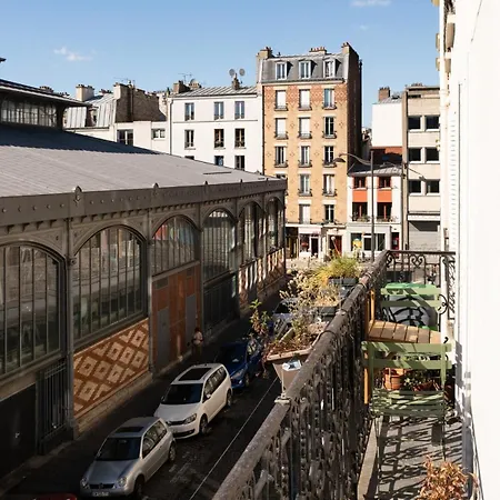 شقة Charming & Bright With Rolling Balcony *