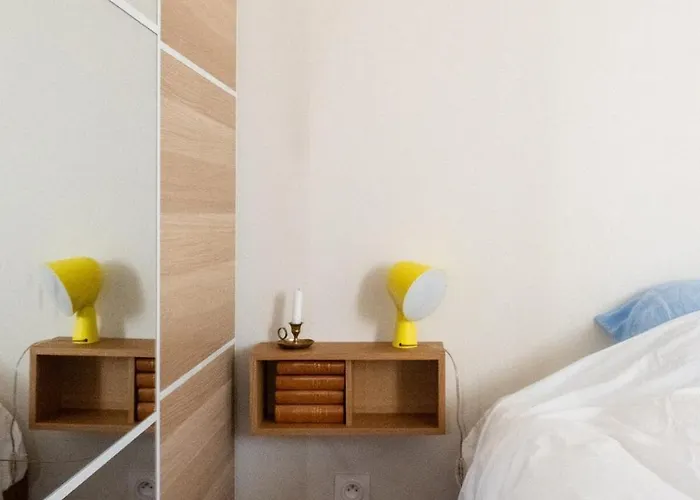 Charming & Bright With Rolling Balcony Apartman Párizs