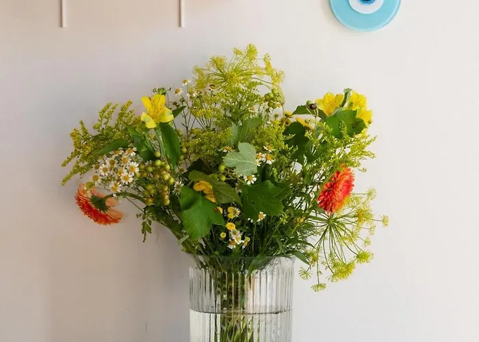 Charming & Bright With Rolling Balcony パリ